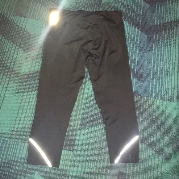 Zella Crop Leggings Yoga Pants Size Large - Picture 3 of 5